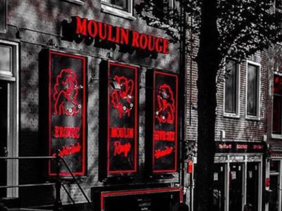 Live Sex Show - Moulin Rouge