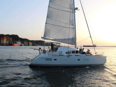 Catamaran - Afternoon Party Cruise (SATURDAYS)