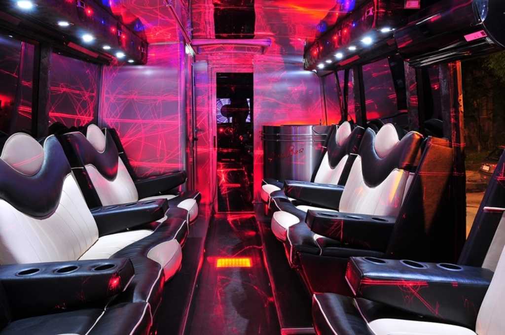 limos-hummers-party-buses