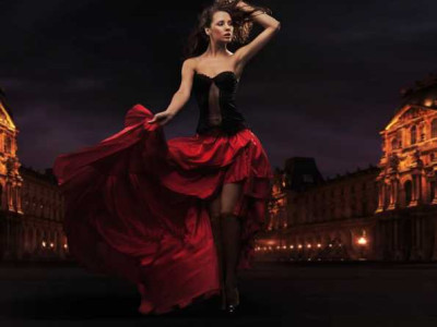 Chic Dinner & Club Entry